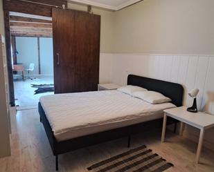 Bedroom of Flat to share in Ávila Capital  with Heating