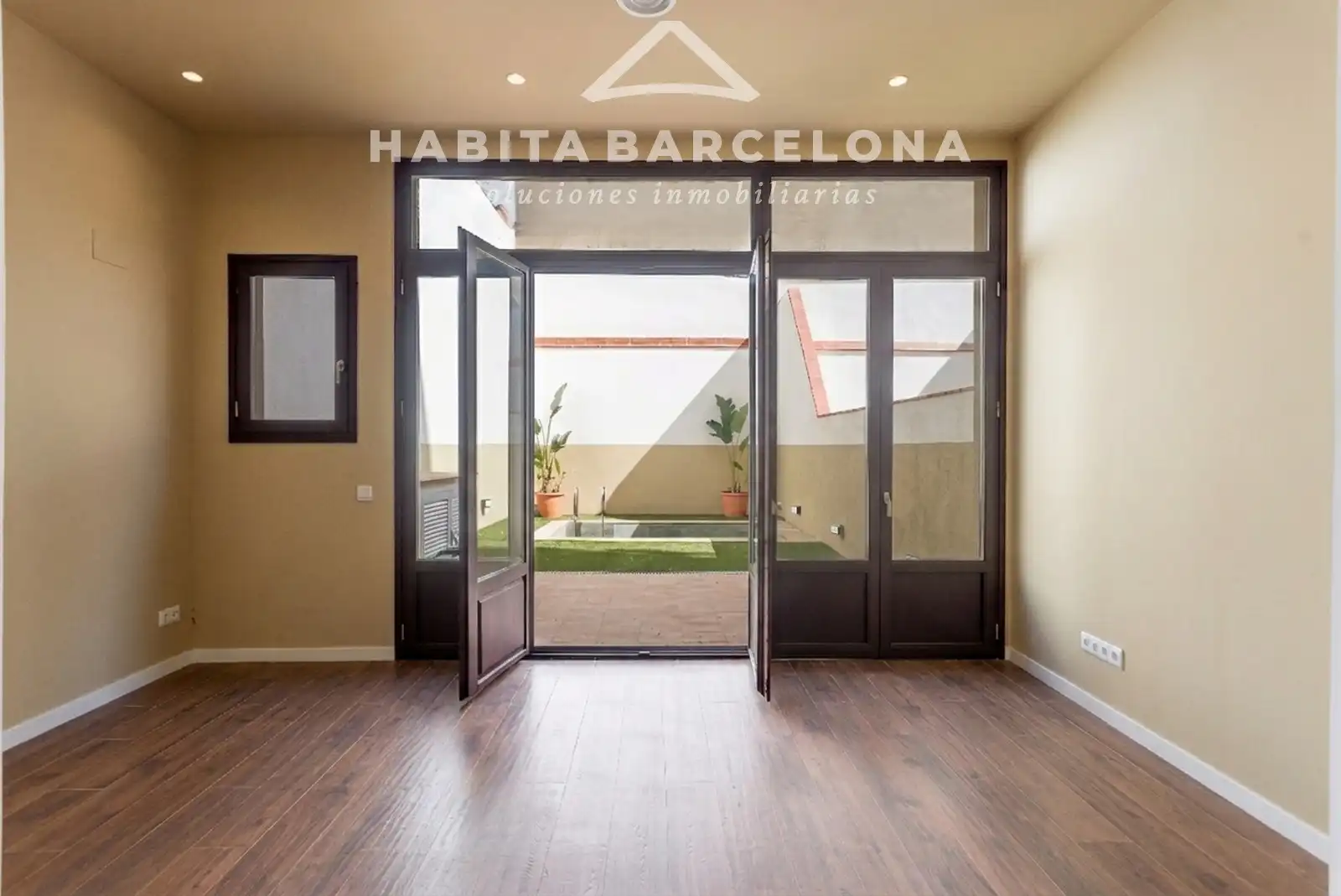 Dúplex en venta en Barcelona con Aire acondicionado, Calefacción y Jardín privado