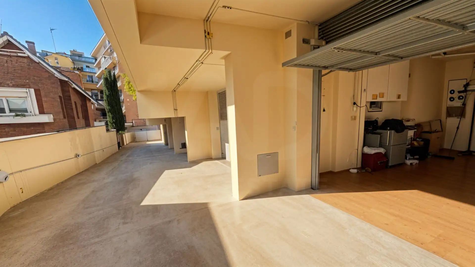 Vista exterior de Casa adosada en venta en Barcelona con Aire acondicionado, Calefacción y Terraza