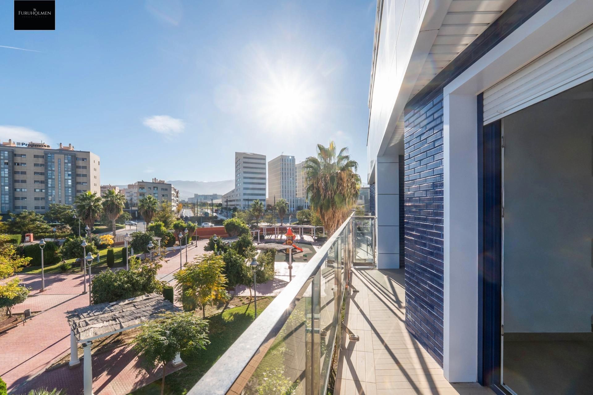 Vista exterior de Pis en venda en  Granada Capital amb Aire condicionat, Calefacció i Terrassa