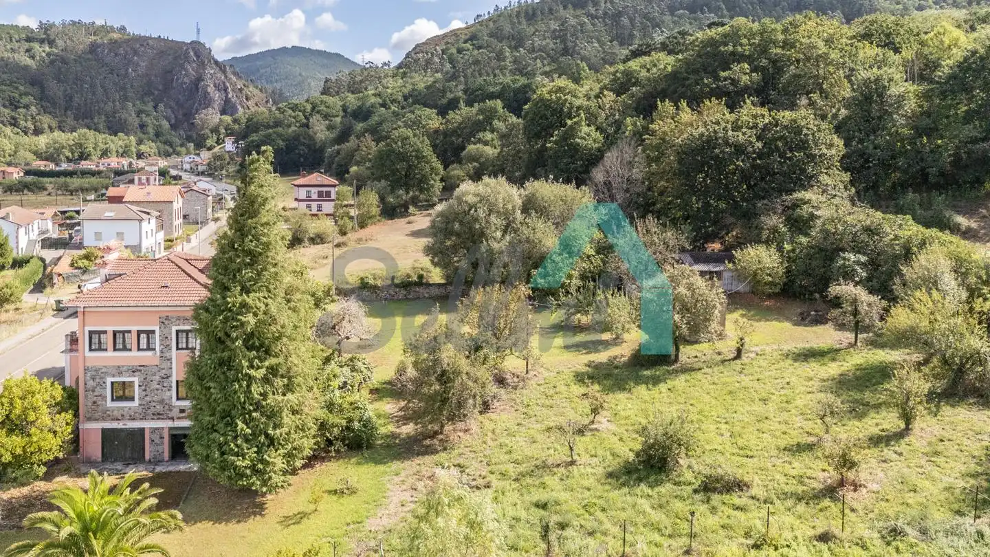 Casa o chalet en venta en Grado con Calefacción, Jardín privado y Parquet