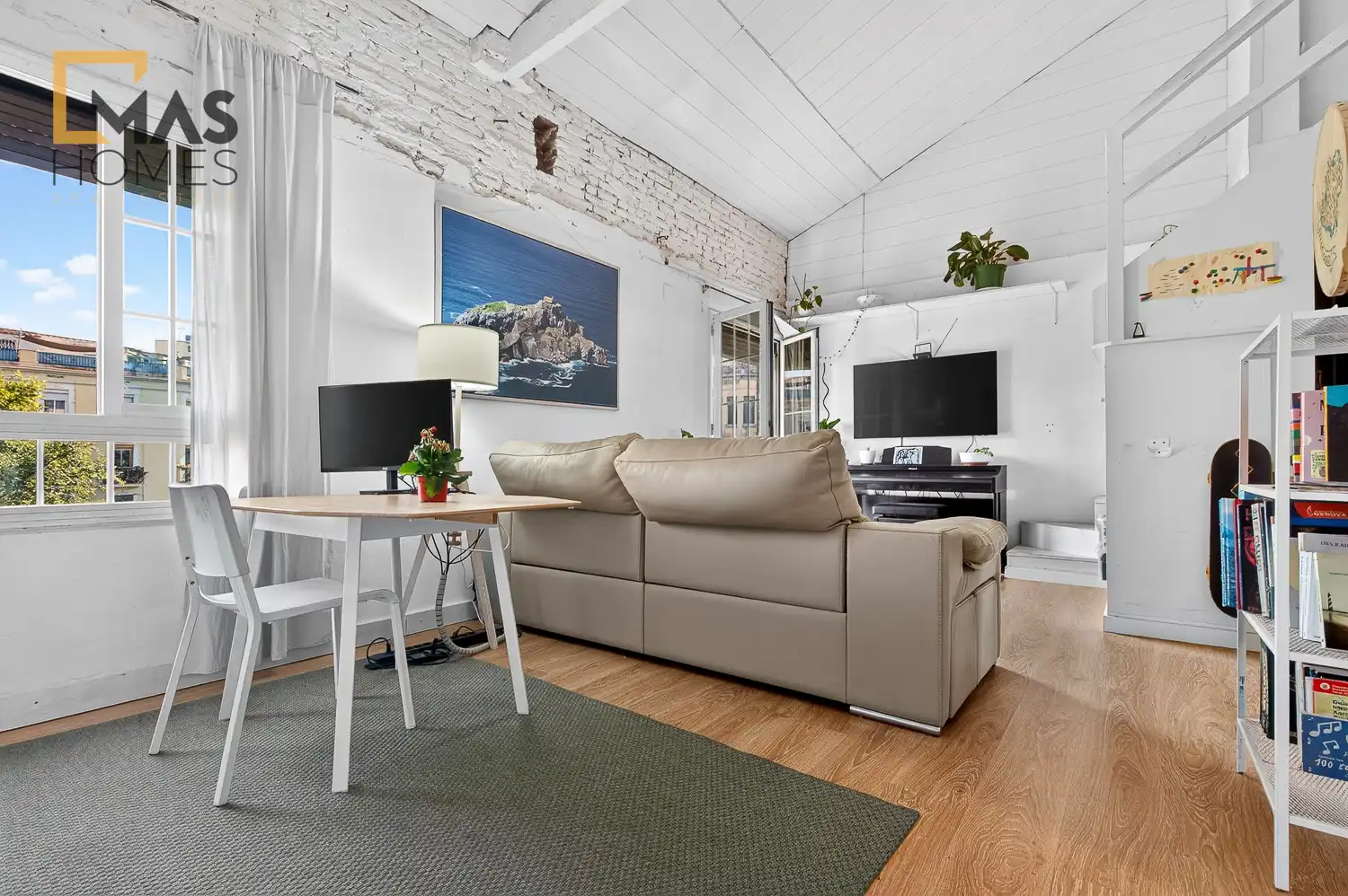 Living room of Attic for sale in Barcelona  with Furnished and Balcony