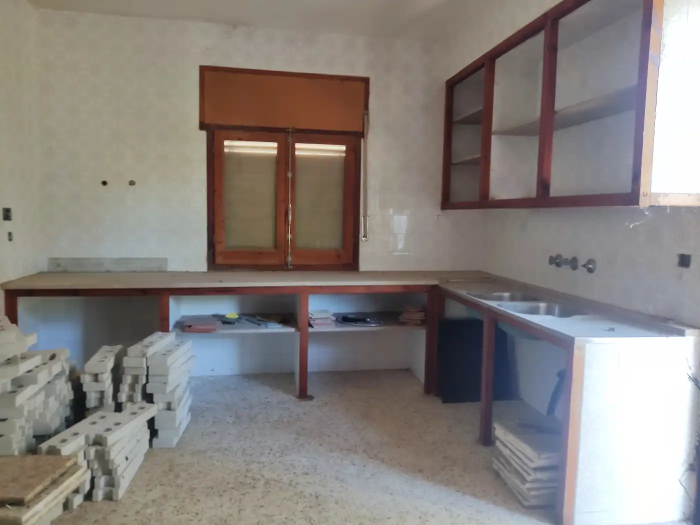 Küche von Country house zum Verkauf in Rossell mit Privatgarten, Abstellraum und Möbliert