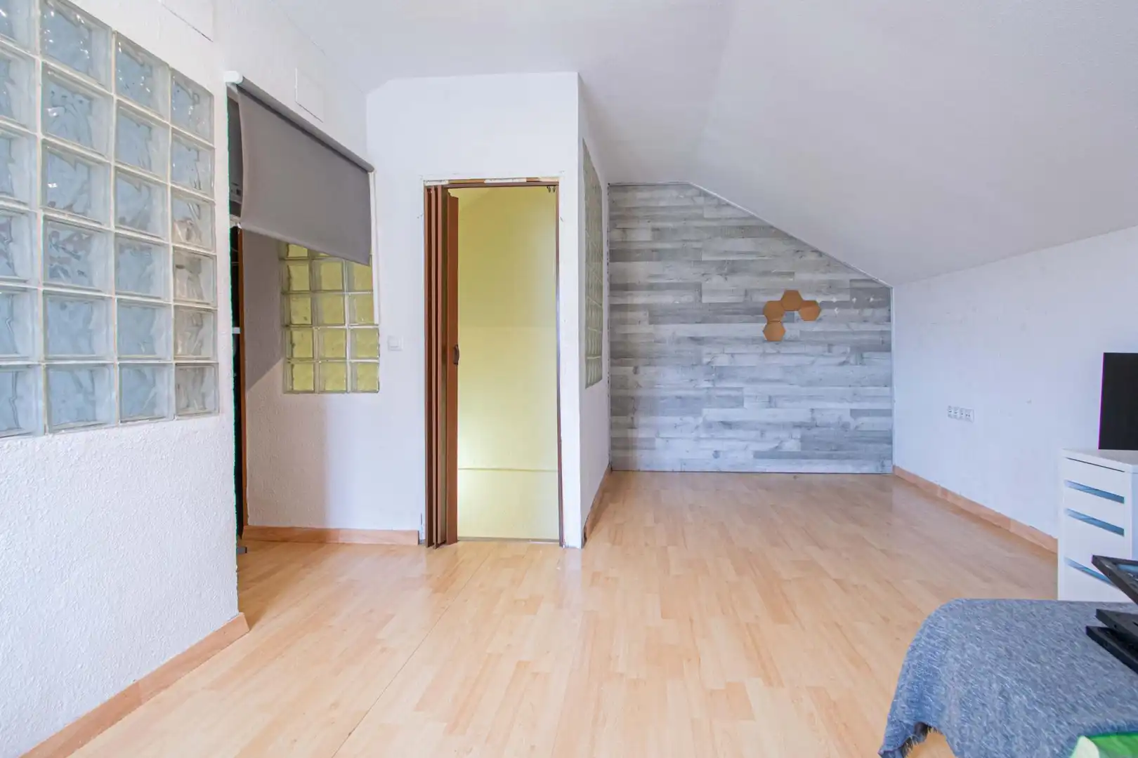 Bedroom of Detached homes for sale in Almensilla  with Private garden, Storage room and Swimming Pool