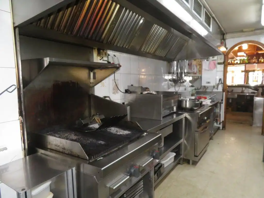 Cocina de Local en traspaso en Sant Andreu de la Barca con Aire acondicionado, Calefacción y Terraza