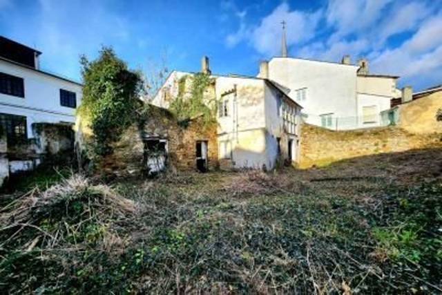 Casa-chalet en Venta en  plaza cruzadero en Castropol