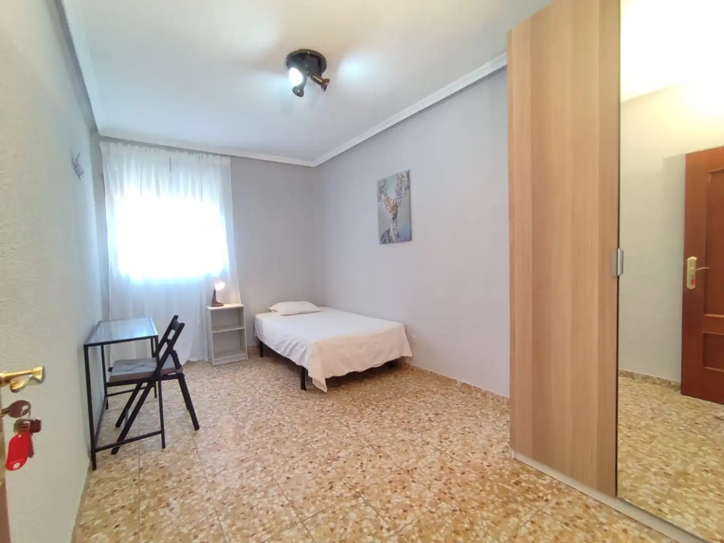 Room in Plaza de Corpus Barga, 7, Palomeras Bajas