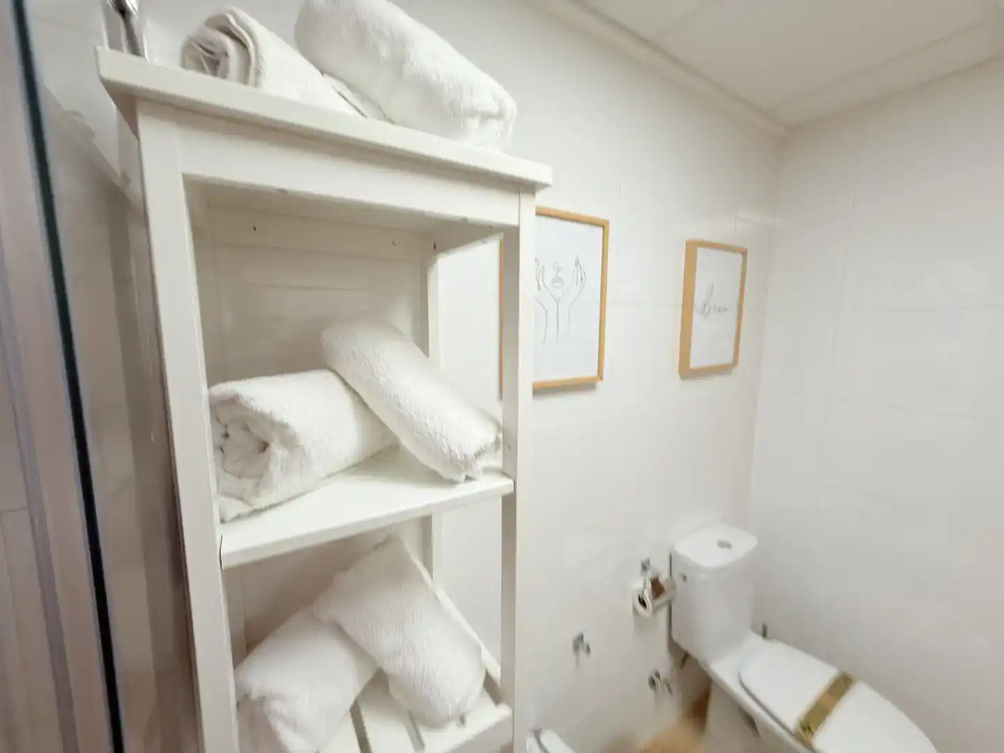 Bathroom of Ground floor for rent in Pliego  with Air Conditioner, Parquet flooring and Furnished