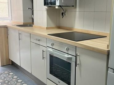 Flat with balcony to rent in Grupo Sol