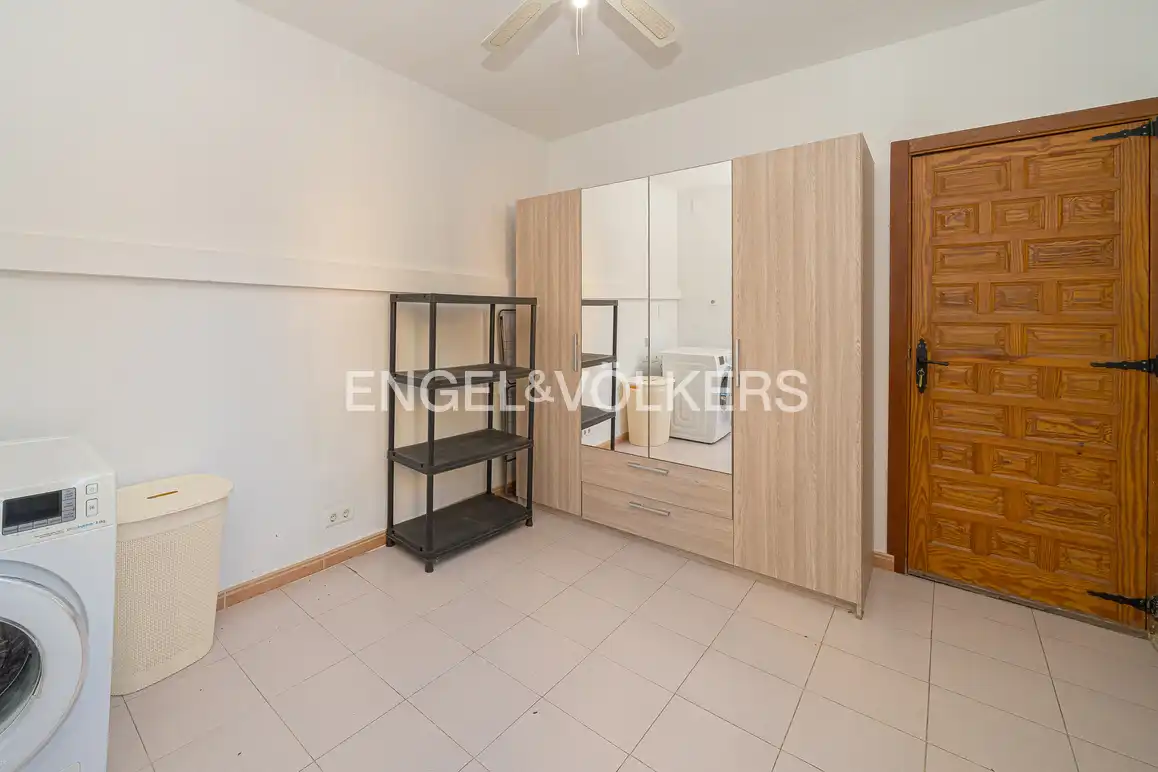 Casa adosada en venta en Benidorm con Aire acondicionado, Jardín privado y Piscina comunitaria