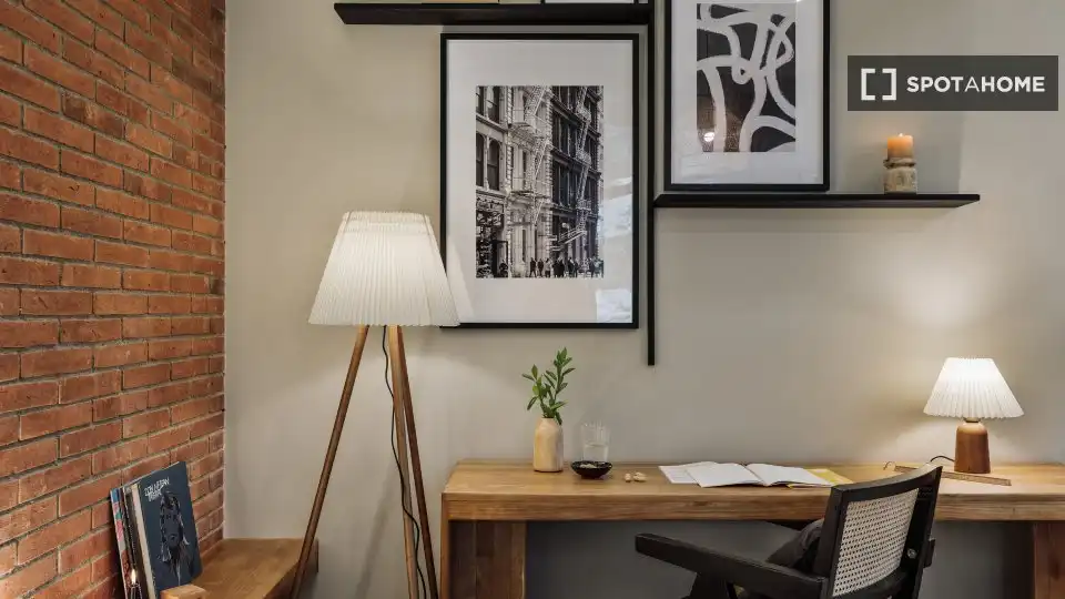 Menjador de Apartament per a compartir en Barcelona amb Aire condicionat, Terrassa i Moblat