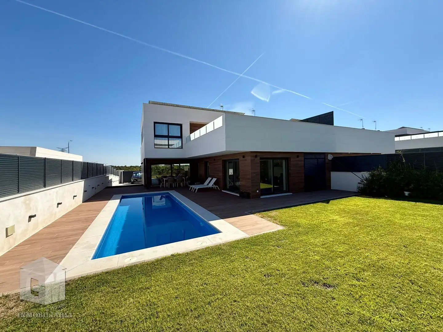 Piscina de Casa adosada en venda en Villaviciosa de Odón amb Calefacció, Jardí privat i Terrassa
