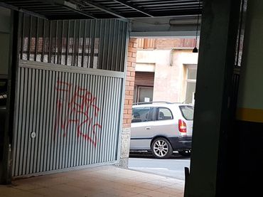 Moto in affitto a Carrer de Moratín