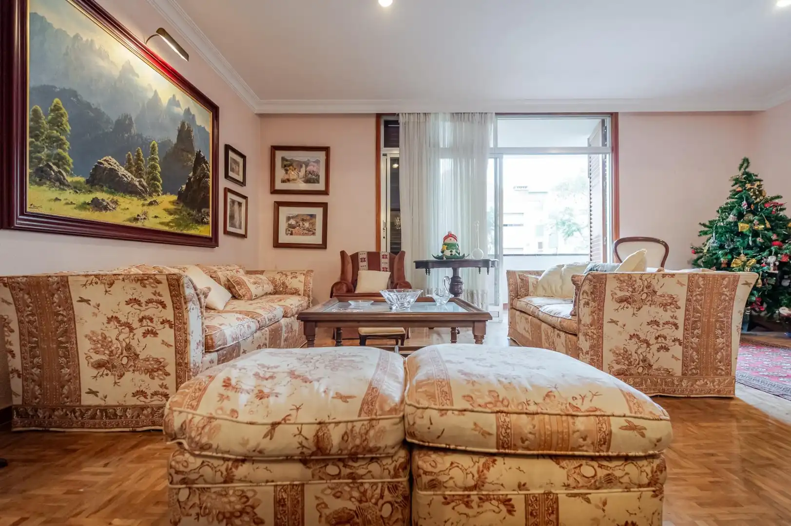 Sala d'estar de Casa adosada en venda en Las Palmas de Gran Canaria amb Jardí privat, Parquet i Terrassa
