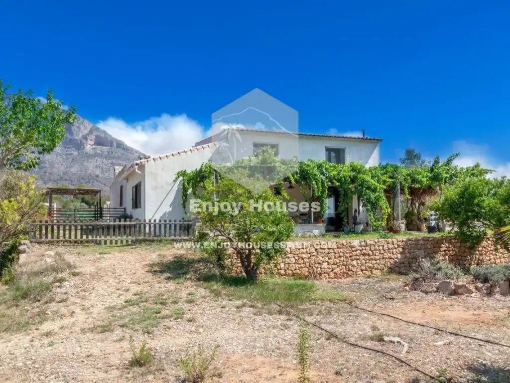 Houses for sale in Montgó - Ermita