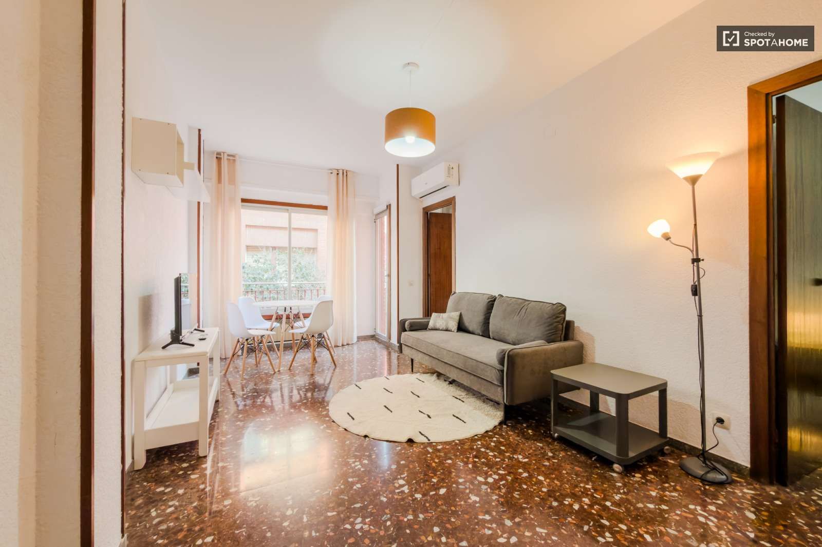 Sala d'estar de Apartament per a compartir en  Barcelona Capital amb Aire condicionat, Terrassa i Moblat
