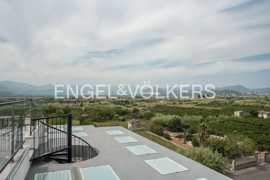 Terrasse von Dachboden zum Verkauf in Oliva mit Klimaanlage, Heizung und Terrasse