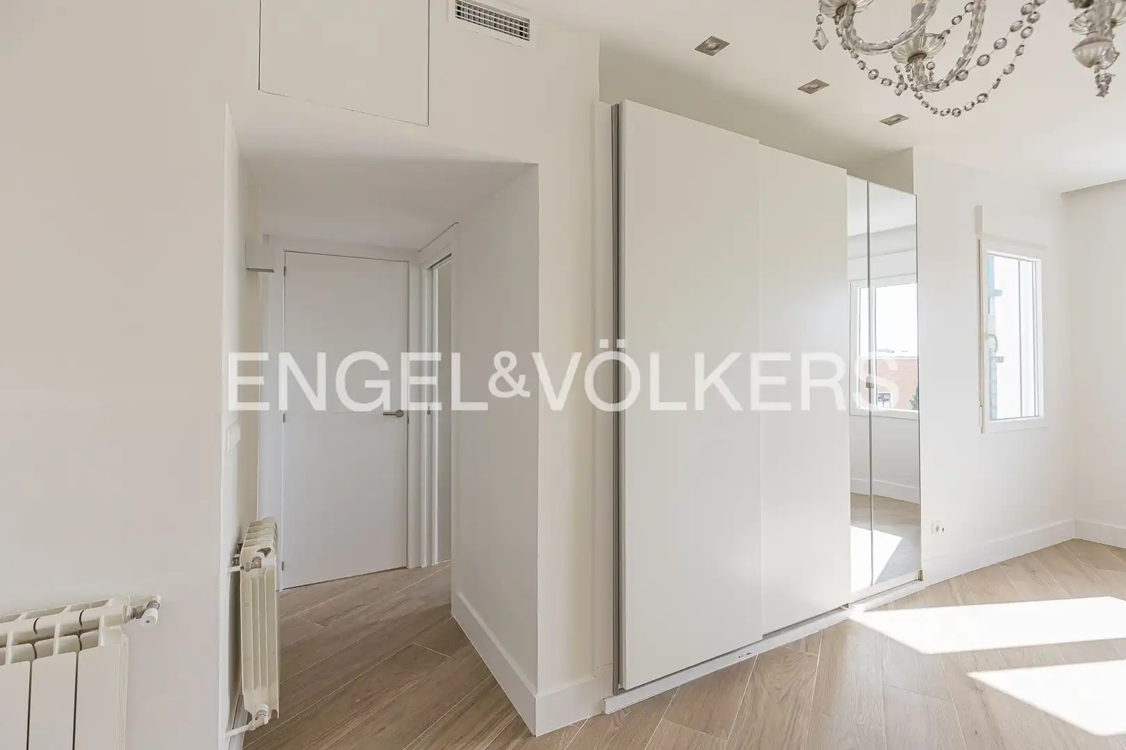Flat for rent in Madrid  with Air Conditioner and Heating