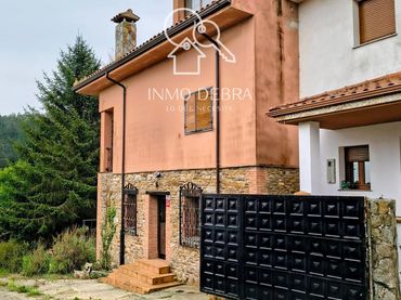 Maison mitoyenne avec jardin à vendre à N/A