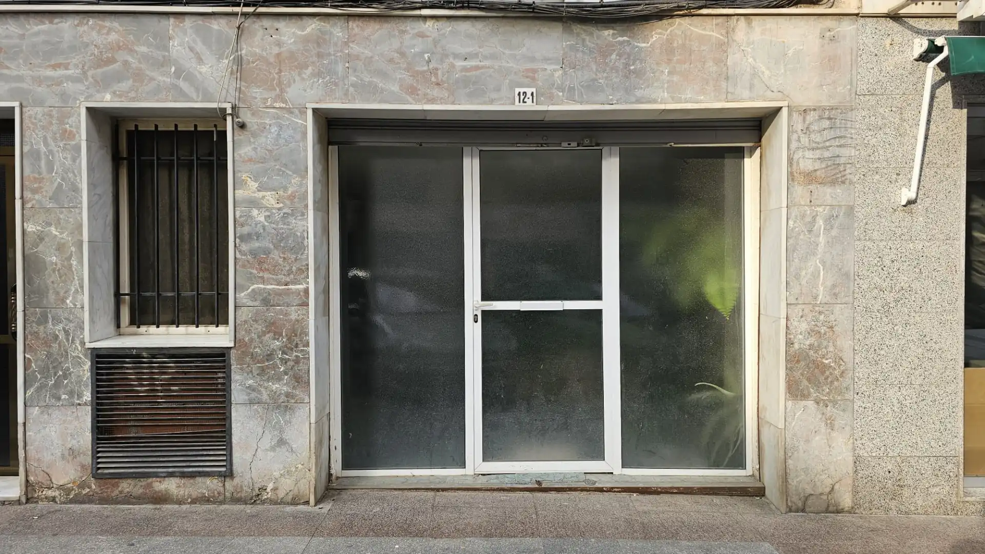 Local comercial en venta en Carrer José Díez Mora, imagen 2