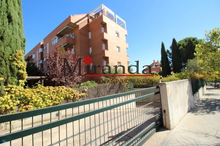 Vista exterior de Piso de alquiler en Boadilla del Monte con Aire acondicionado, Calefacción y Terraza