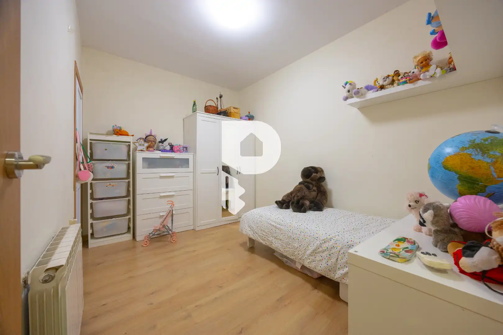 Schlafzimmer von Einfamilien-Reihenhaus zum Verkauf in Vallirana mit Klimaanlage, Heizung und Privatgarten