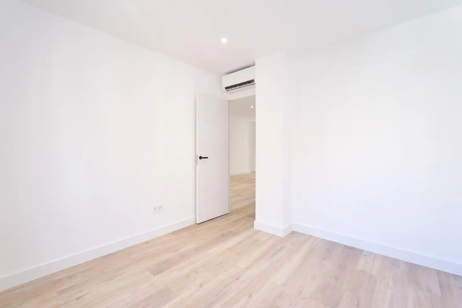 Bedroom of Flat for sale in Zaragoza