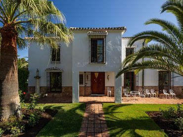 Casa con balcón en venta en Avenida el Alamillo