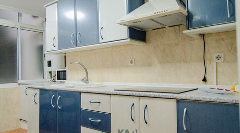 Photo 3 of Flat for rent in Calle Mendoza, 20, Parque Ayala - Jardín de la Abadía - Huelín, Málaga Capital