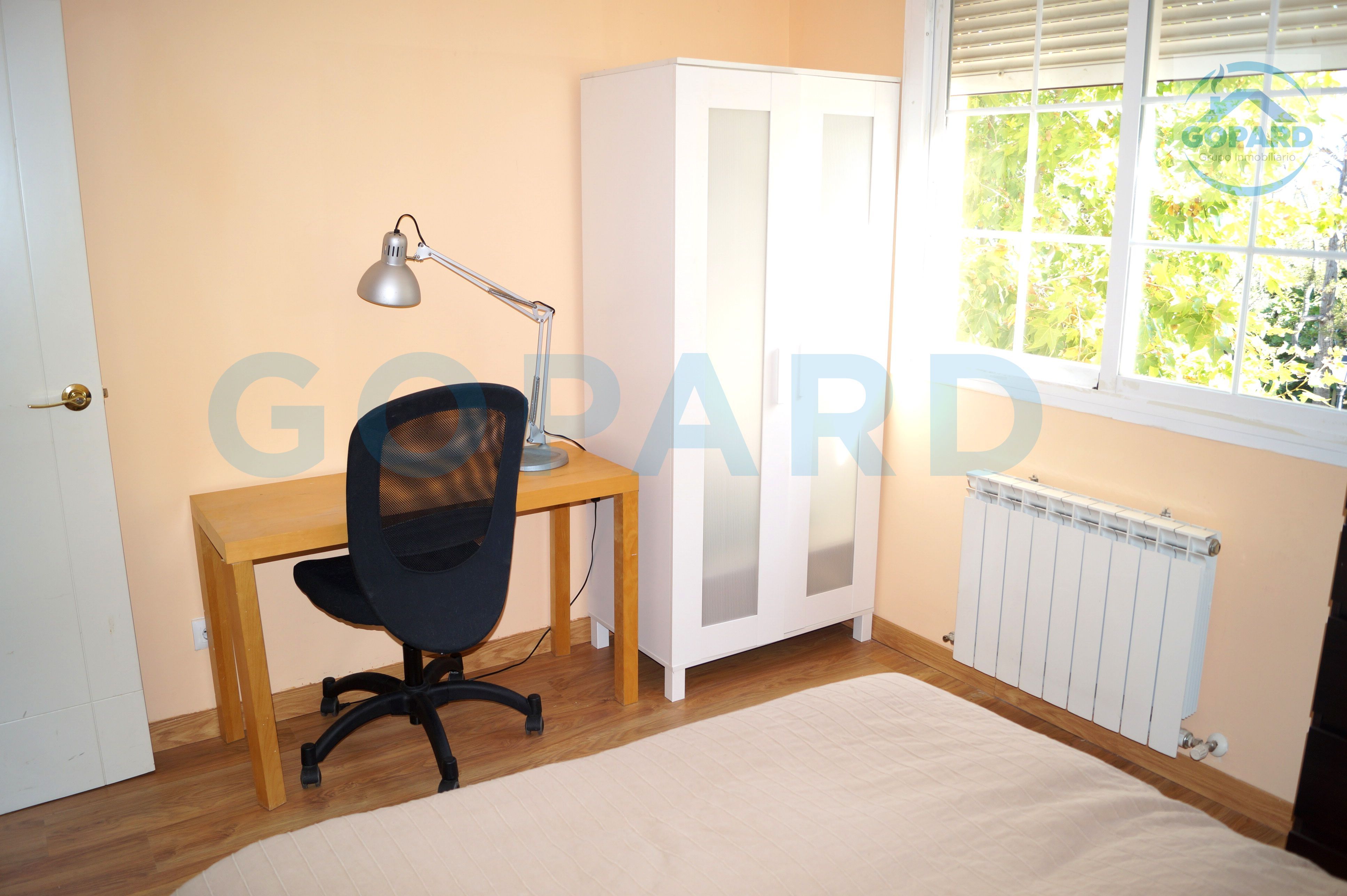 Habitación de Piso de alquiler en Villanueva de la Cañada con Calefacción, Parquet y Amueblado