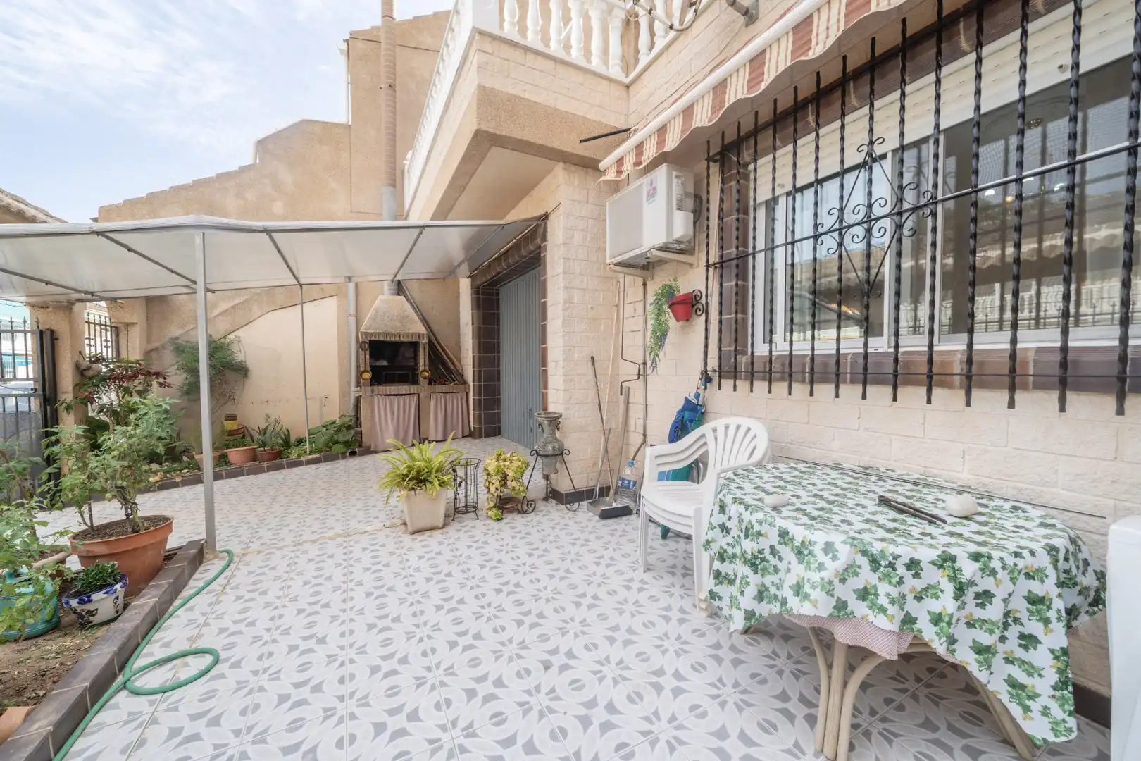 Terrassa de Casa adosada en venda en San Pedro del Pinatar amb Aire condicionat, Jardí privat i Terrassa