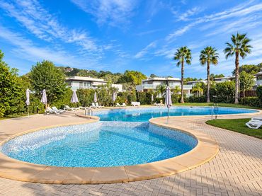 Casa pareada con piscina en venta en El Bosque