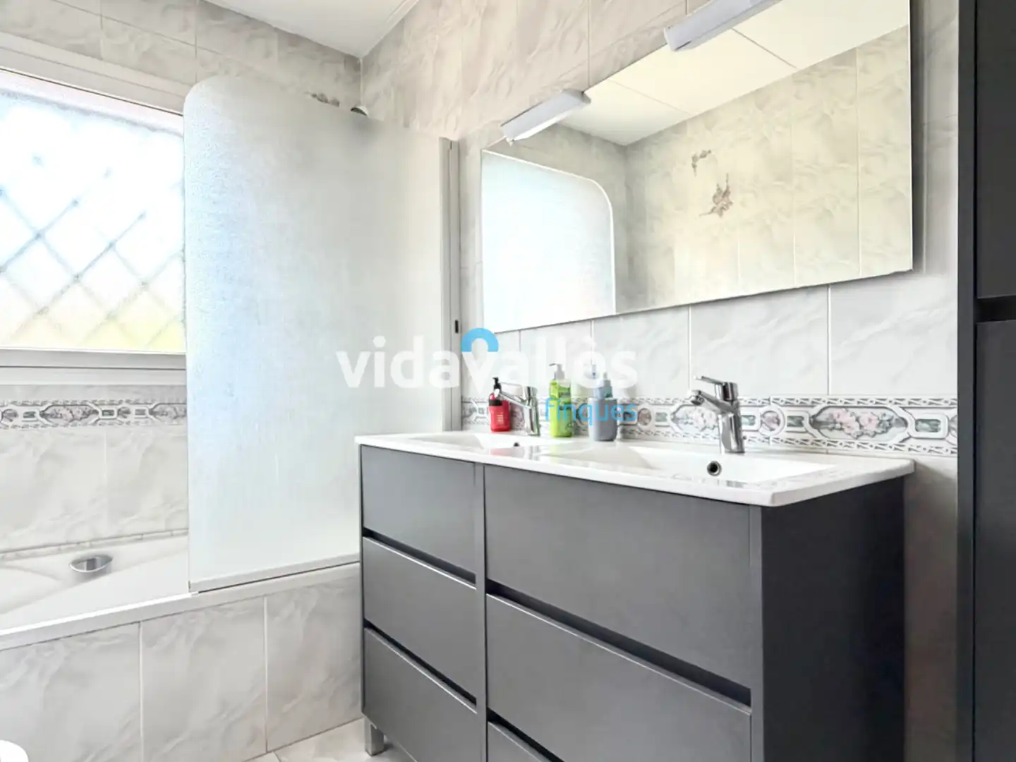 Casa amb terrassa en venda a Carrer Fluvià, imagen 31
