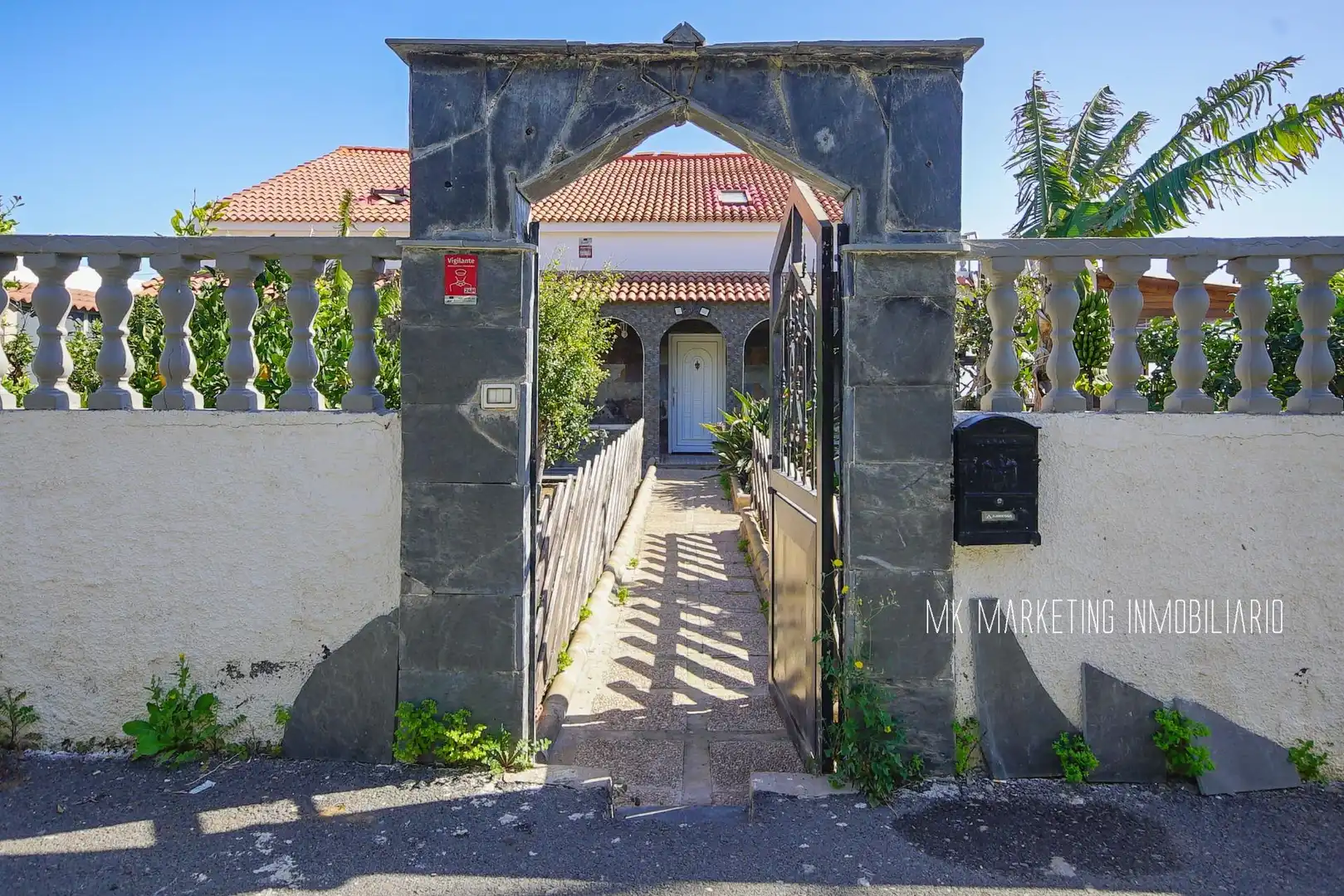 Vista exterior de Casa o xalet en venda en Telde amb Jardí privat, Terrassa i Traster