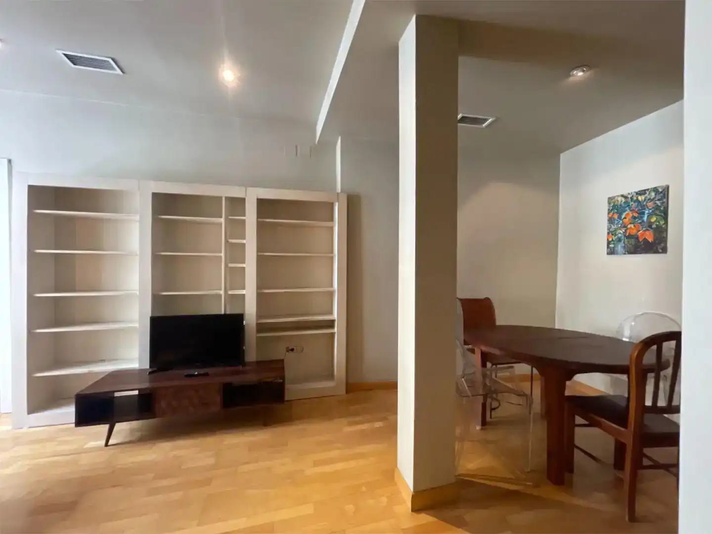 Wohnzimmer von Wohnungen zur Miete in  Madrid Capital mit Klimaanlage und Balkon