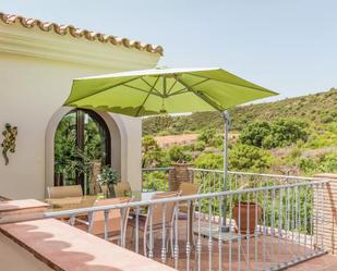 Terrace of House or chalet for sale in Estepona  with Air Conditioner, Private garden and Terrace