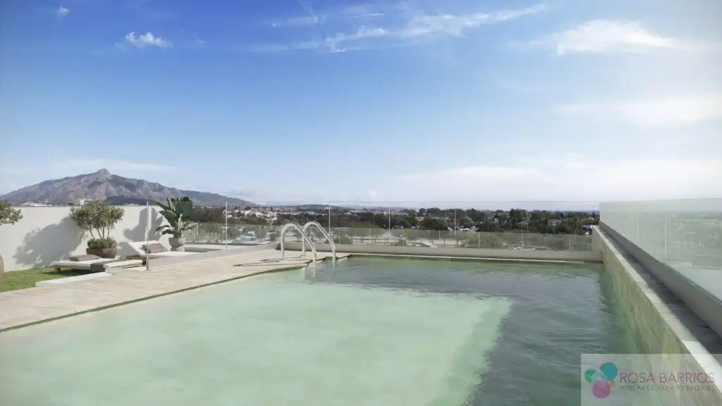 Piscina de Piso en venta en Marbella con Terraza, Trastero y Amueblado