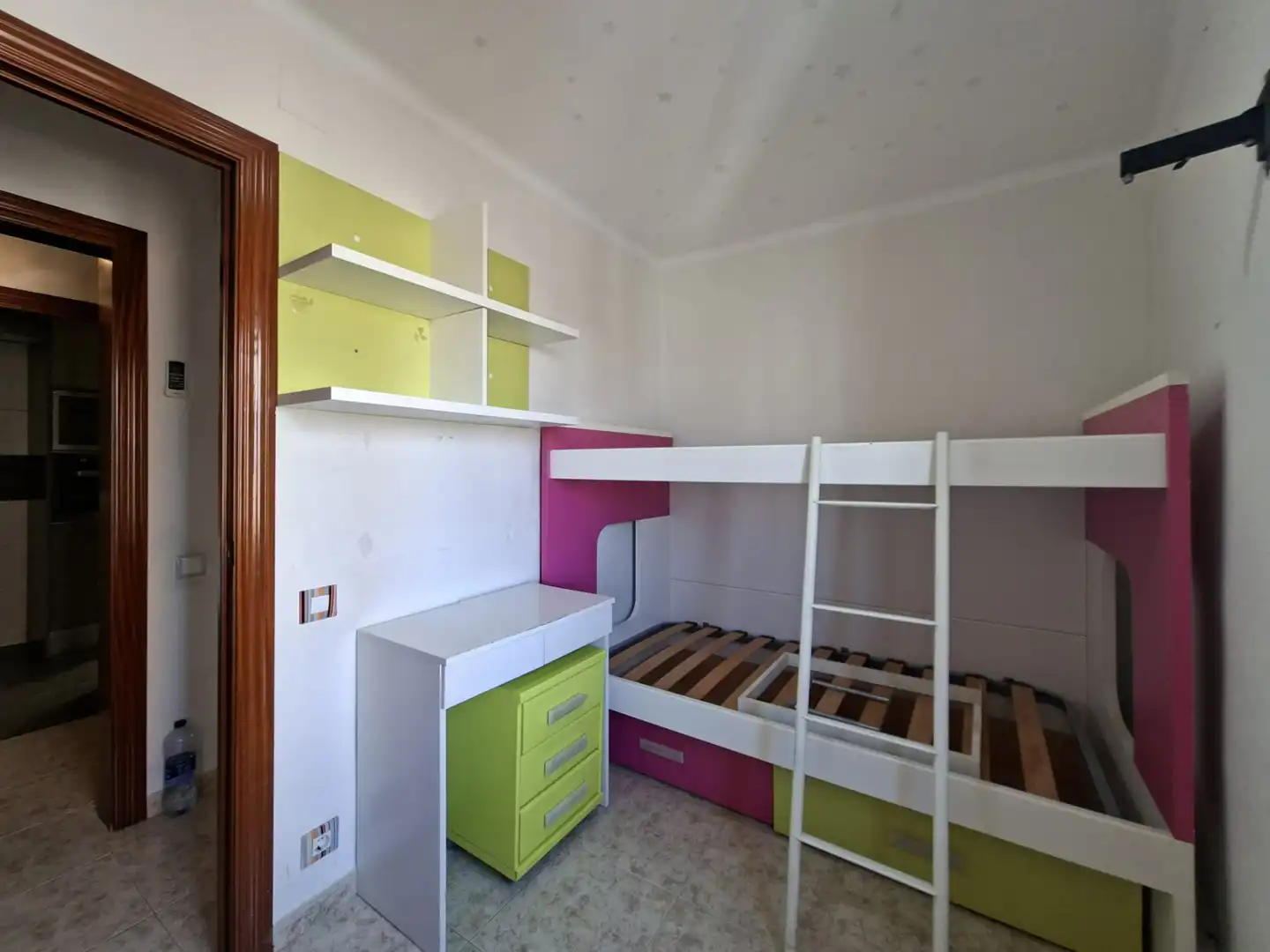 Schlafzimmer von Dachboden zum Verkauf in Badalona mit Klimaanlage, Heizung und Terrasse