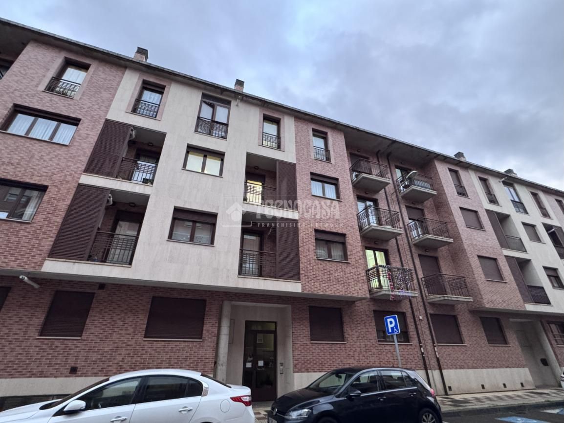 Exterior view of Flat for sale in Villaquilambre  with Heating, Parquet flooring and Storage room