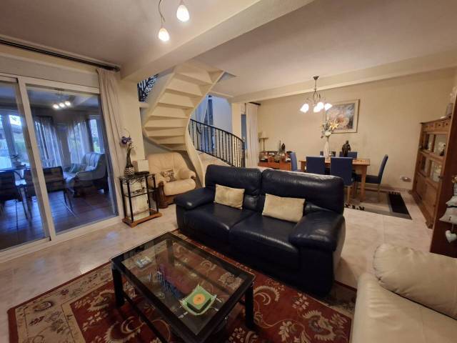 Casa adosada en Venta en Pico Martillo en Iglesia - Estación