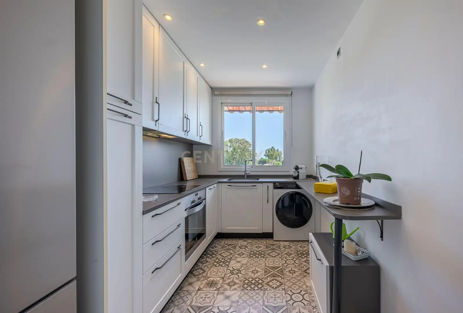 Cocina de Apartamento en venta en Marbella con Aire acondicionado, Trastero y Lavadora