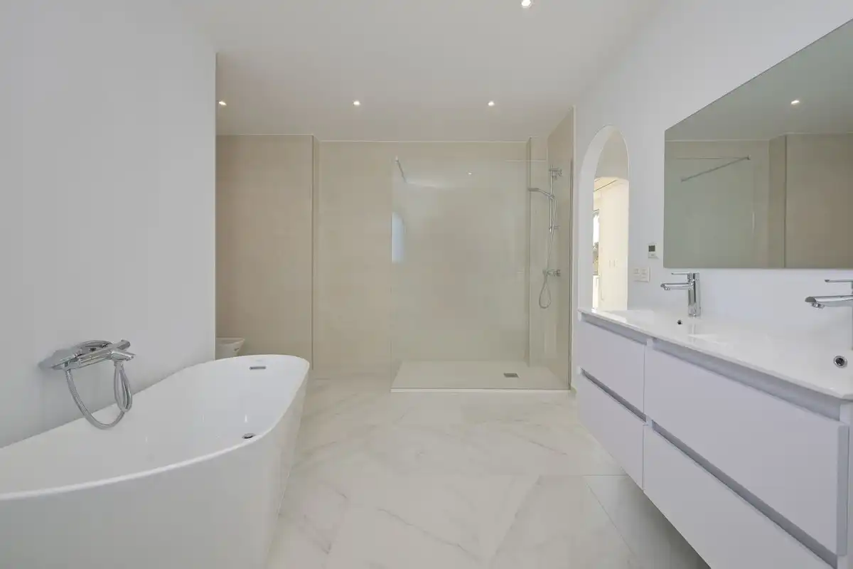 Baño de Casa o chalet en venta en Marbella con Terraza, Trastero y Piscina