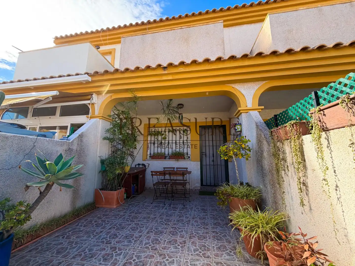 Vista exterior de Casa o chalet en venta en Cartagena con Aire acondicionado, Terraza y Amueblado