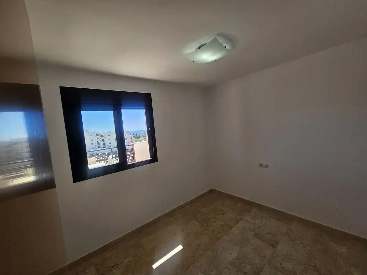 Schlafzimmer von Dachboden zur Miete in Mijas mit Klimaanlage, Heizung und Terrasse