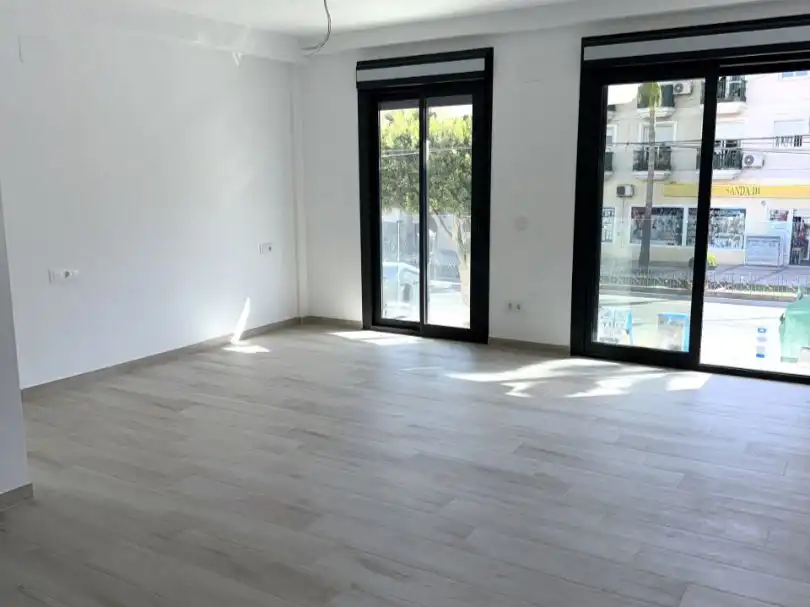 Habitatge amb ascensor en venda a avenida reyes católicos 14, imagen 2