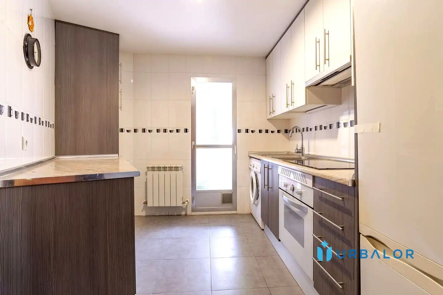 Cocina de Piso en venta en Alcorcón con Calefacción, Terraza y Alarma