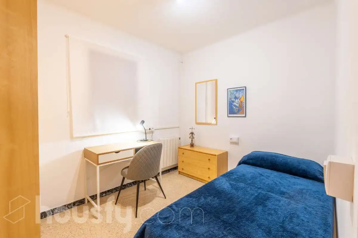Habitación de Piso en venta en Vilanova i la Geltrú con Calefacción, Terraza y Balcón