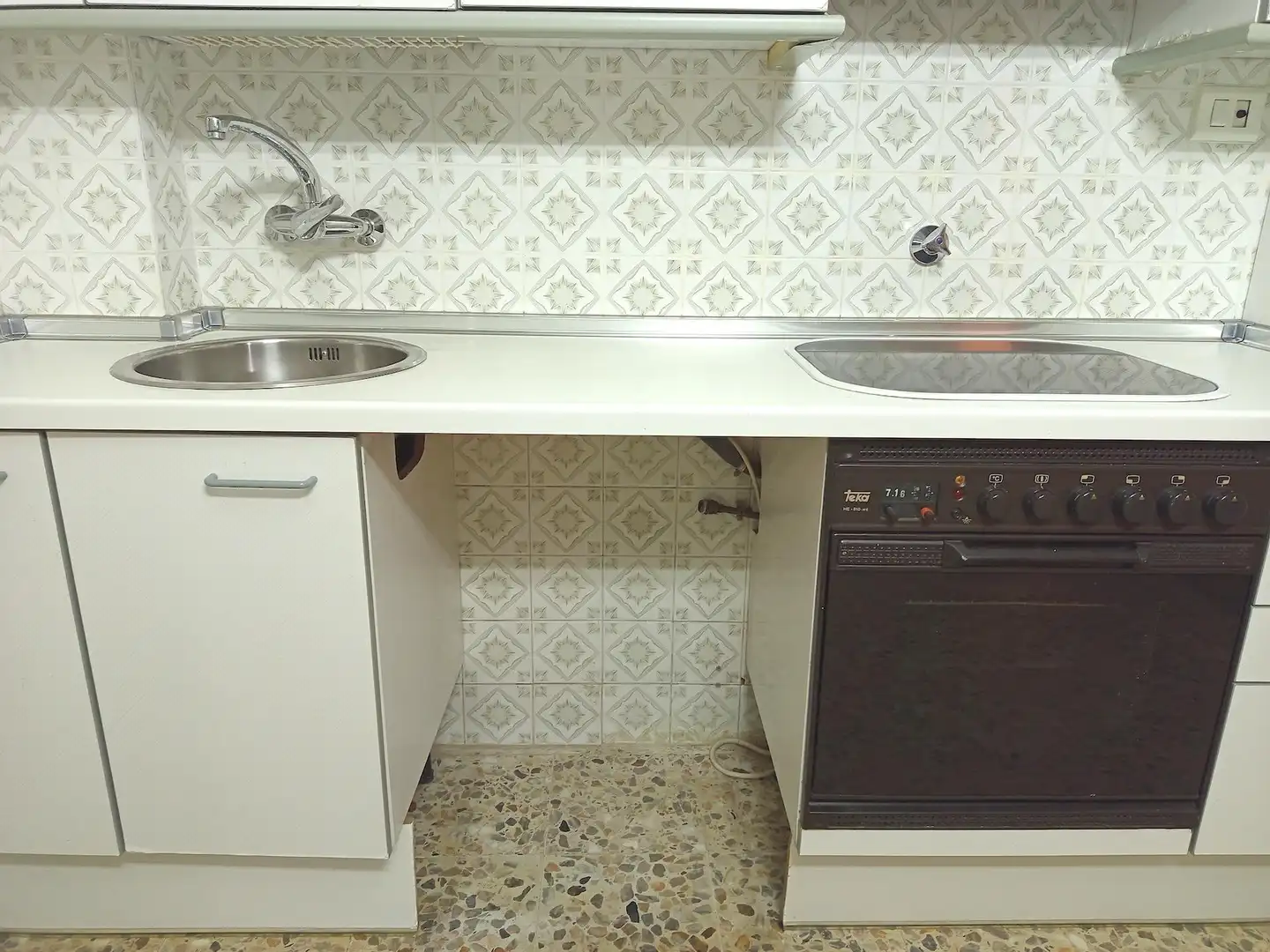 Kitchen of Flat for sale in Zaragoza  with Heating, Terrace and Balcony