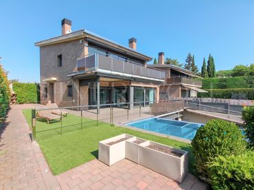 Casa con piscina en venta en De Sant Jordi