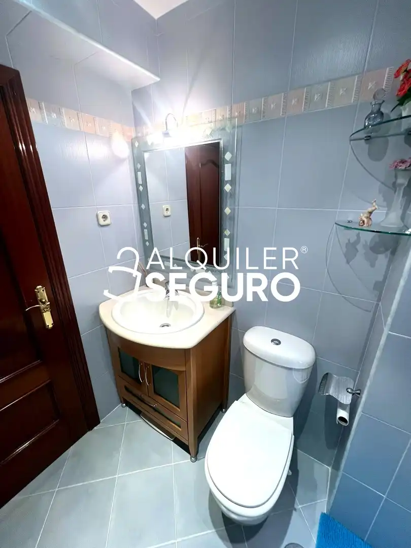 Bathroom of Flat for rent in Ciudad Lineal